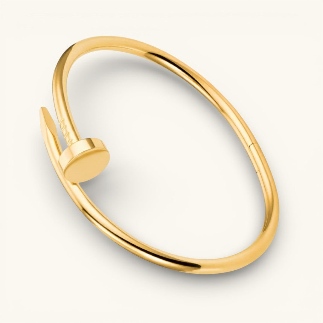 Elegance Nail Gold