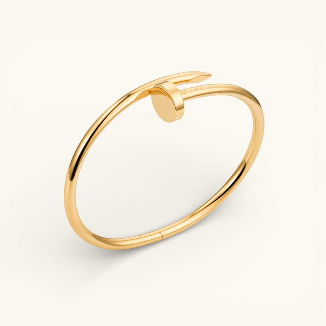 Elegance Nail Gold